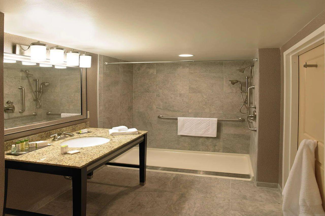 The Strathallan - A Doubletree By Hilton Рочестър Екстериор снимка